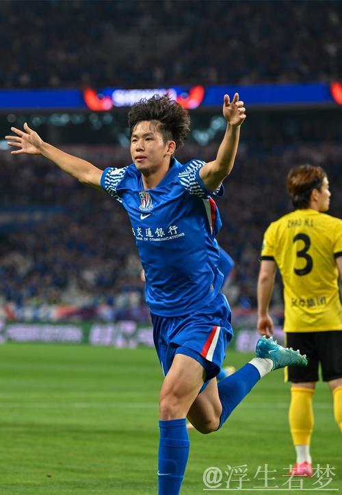 王钰栋:获最佳新人是运气好。留洋?保密! 王钰栋:获最佳新人是运气好。留洋?保密!