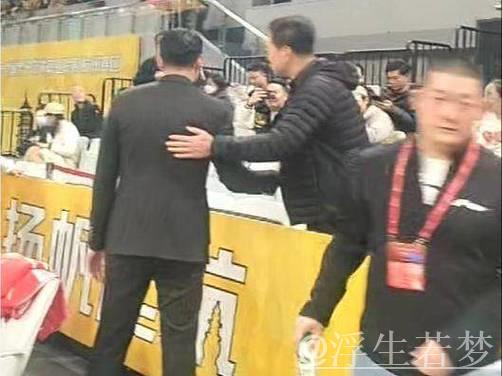 广厦总冠军颁奖仪式温馨时刻:李春江受邀出席获热烈欢迎 广厦总冠军颁奖仪式温馨时刻:李春江受邀出席获热烈欢迎