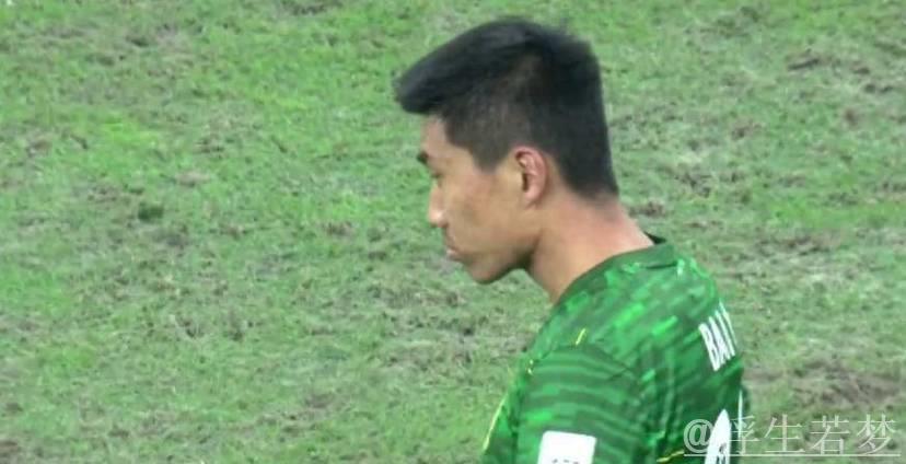 柏杨关键失误！回传送单刀＋拉人犯规，媒体人怒批七窍生烟